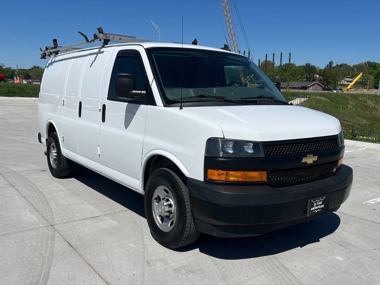 Used 2021 Chevrolet Express 2500 RWD image 4