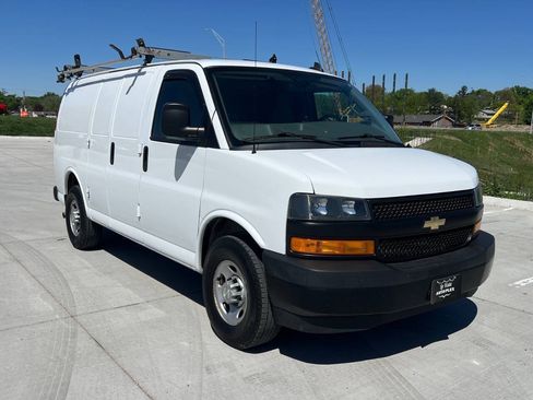 Used 2021 Chevrolet Express 2500 RWD image 4