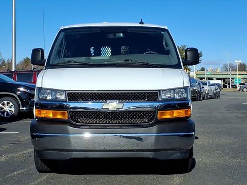 Used 2024 Chevrolet Express 2500 w/ Driver Convenience Package image 2