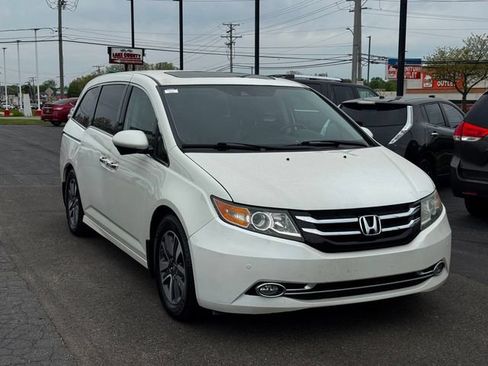 Used 2015 Honda Odyssey Touring image 3