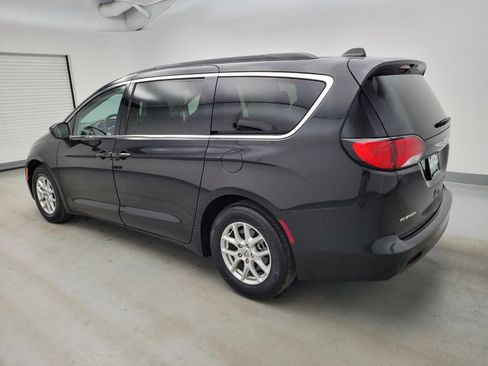 Used 2021 Chrysler Voyager Lxi FWD image 3