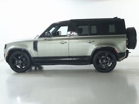 Used 2025 Land Rover Defender 110 X-Dynamic SE AWD/4WD image 4