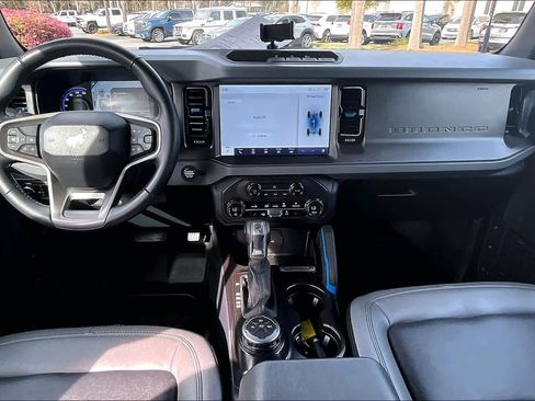 Used 2024 Ford Bronco Black Diamond image 14