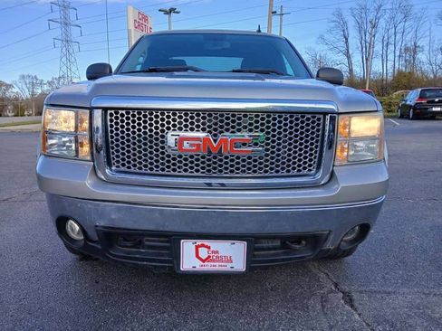 Used 2007 GMC Sierra 1500 SLE w/ SLE1 Preferred Package AWD/4WD image 2