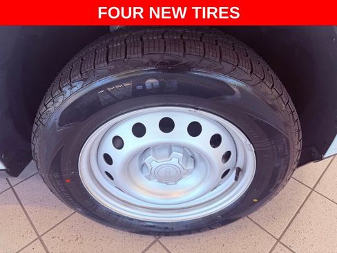 Used 2023 Ford Maverick XL image 4