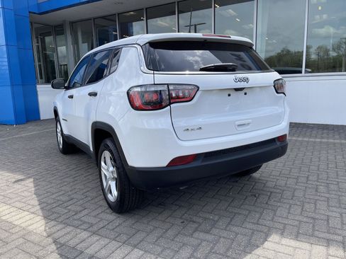 Used 2023 Jeep Compass Sport AWD/4WD image 3