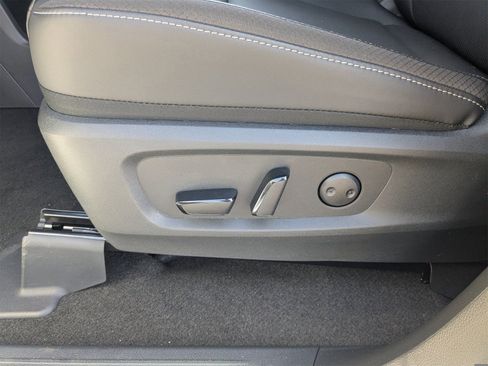 New 2026 Nissan Pathfinder SL image 12