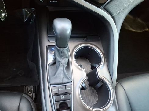 Used 2023 Toyota Camry SE image 15