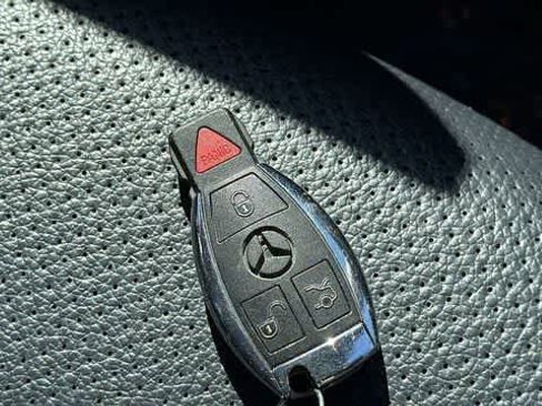 Used 2016 Mercedes-Benz GLC 300 4MATIC image 38