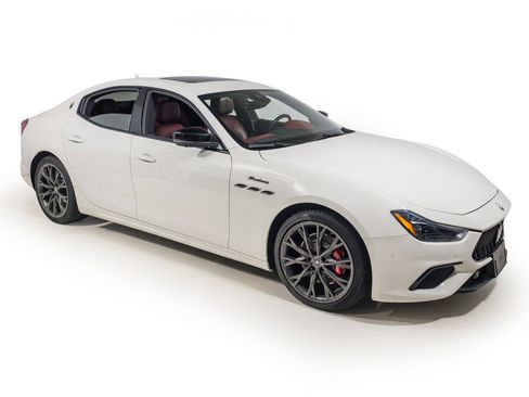 Used 2022 Maserati Ghibli Modena Q4 image 9