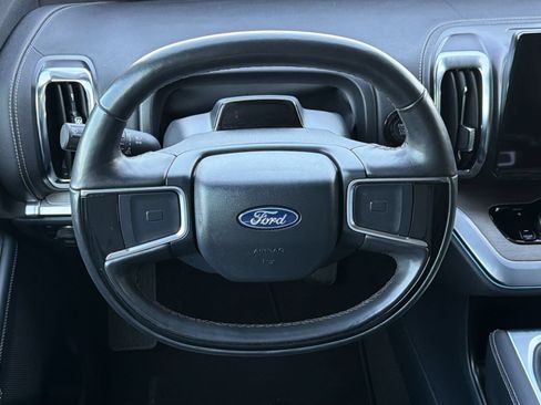 Used 2025 Ford Expedition Platinum AWD/4WD image 11