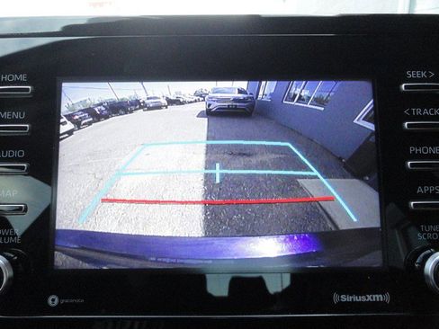 Used 2021 Toyota Camry SE FWD image 13