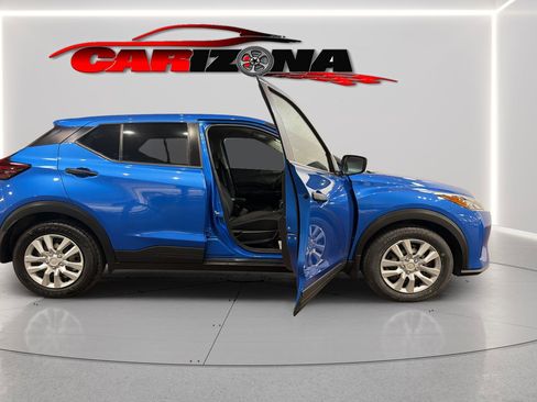 Used 2021 Nissan Kicks S image 16