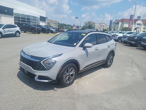 Certified 2025 Kia Sportage SX FWD image 3