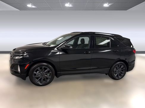 Used 2024 Chevrolet Equinox RS FWD image 2