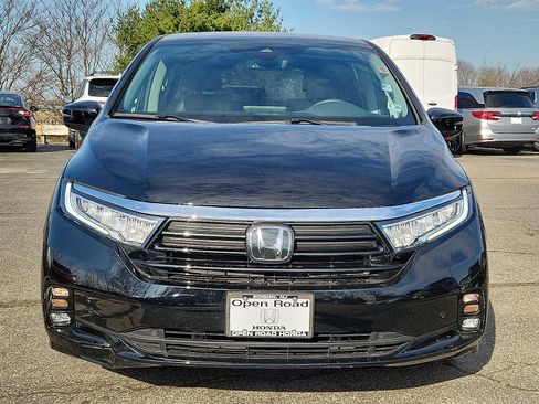 Used 2024 Honda Odyssey Touring image 2