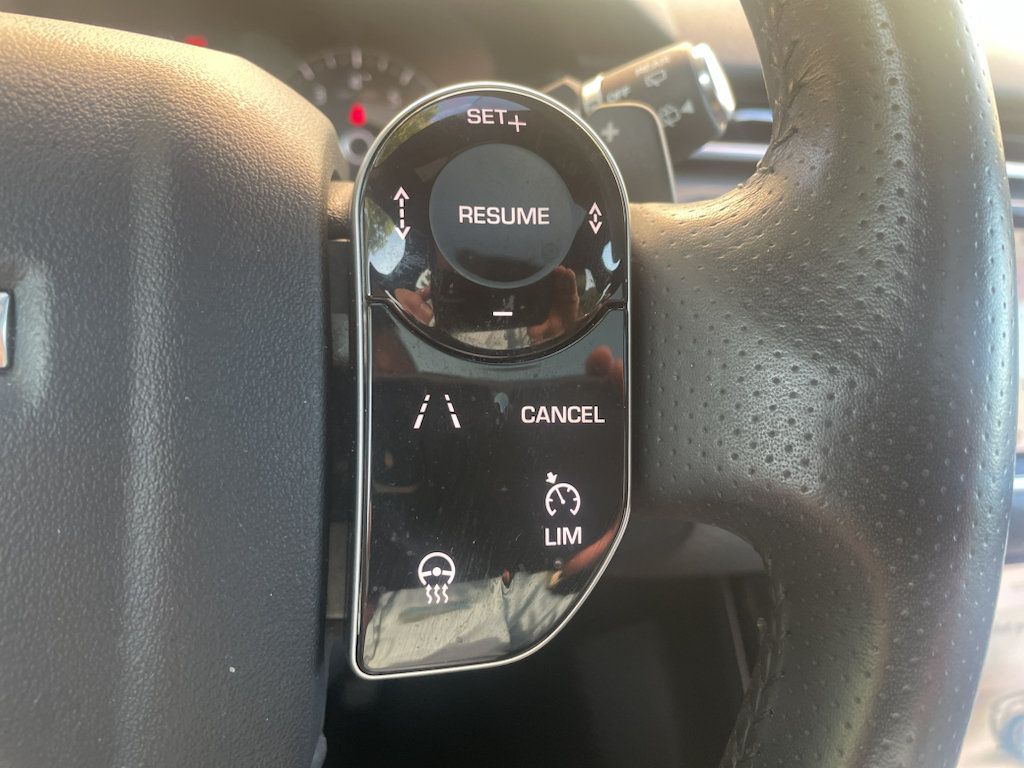 Used 2020 Land Rover Range Rover Velar S AWD/4WD image 16