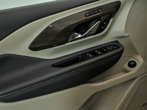 Used 2022 GMC Terrain Denali w/ Denali Premium Package image 9