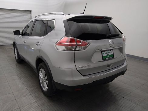 Used 2016 Nissan Rogue SV image 5