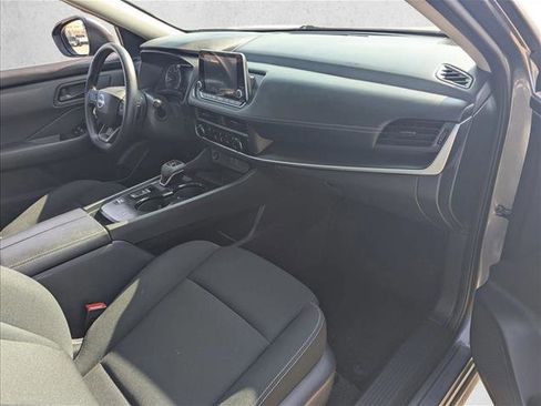 Used 2025 Nissan Rogue S image 18