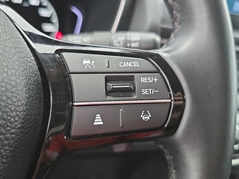 Used 2024 Honda Pilot Touring image 19
