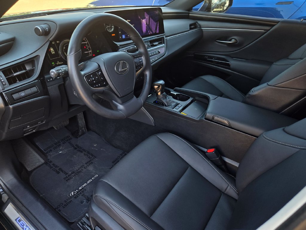 Used 2025 Lexus ES 300h w/ Premium Package FWD image 10