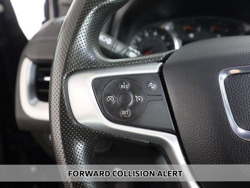 Used 2022 GMC Terrain SLE w/ Driver Convenience Package image 4