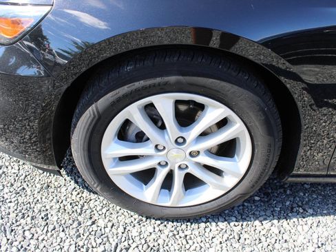Used 2017 Chevrolet Malibu LT image 24