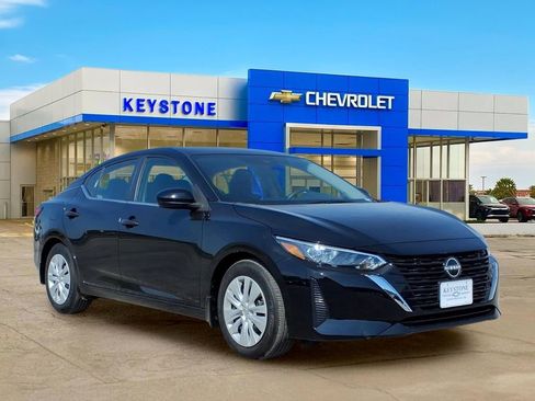 Used 2025 Nissan Sentra S FWD image 1