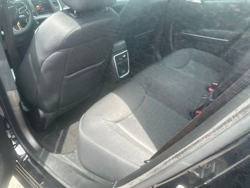 Used 2023 Chrysler 300 Touring RWD image 16