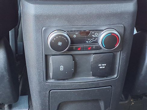 Used 2022 Ford Explorer Limited image 16