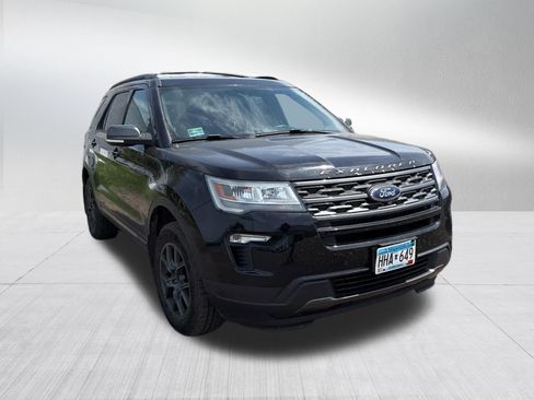 Used 2018 Ford Explorer XLT w/ XLT Appearance Package AWD/4WD image 14