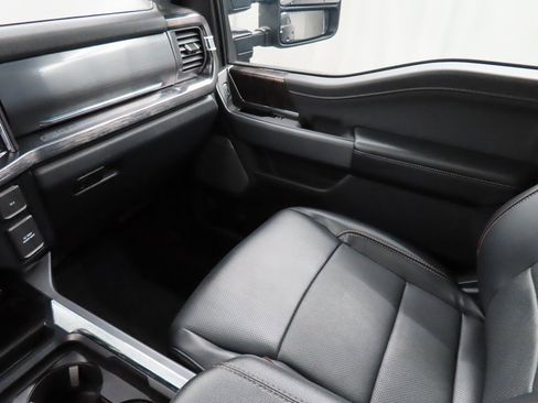 Used 2023 Ford F250 Lariat w/ Lariat Ultimate Package image 32