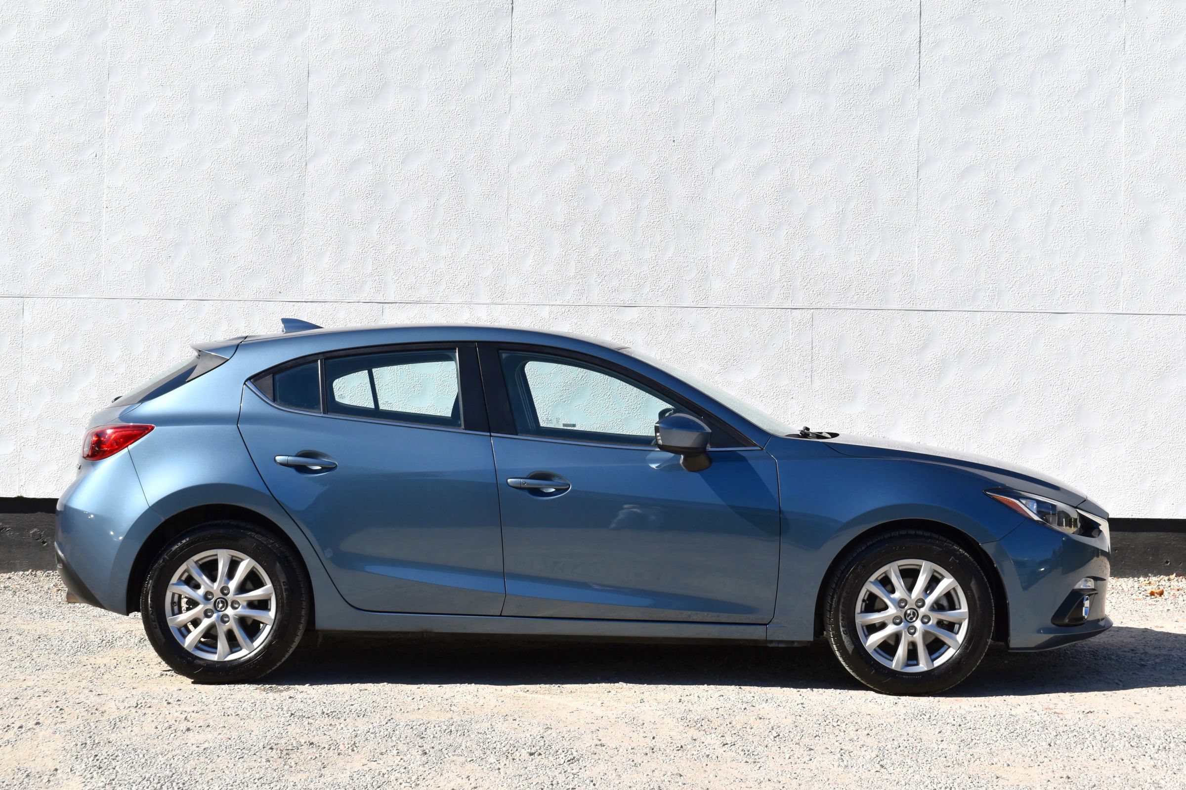 Used 2016 MAZDA MAZDA3 i Touring w/ Popular Equipment Package FWD image 6