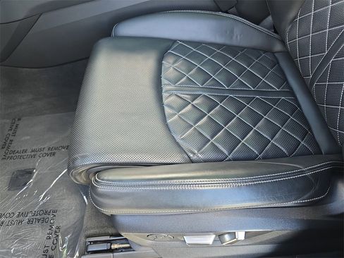 Used 2023 Audi SQ8 Prestige image 32