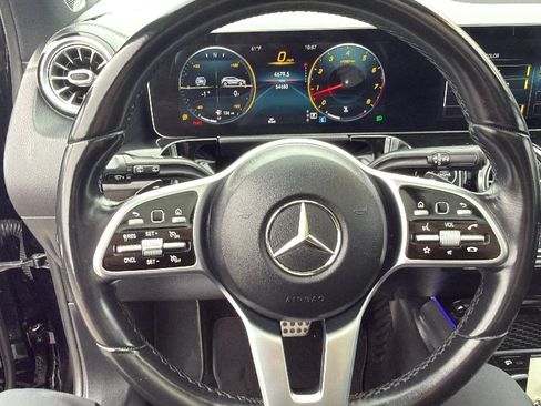 Used 2021 Mercedes-Benz GLA 250 4MATIC image 17