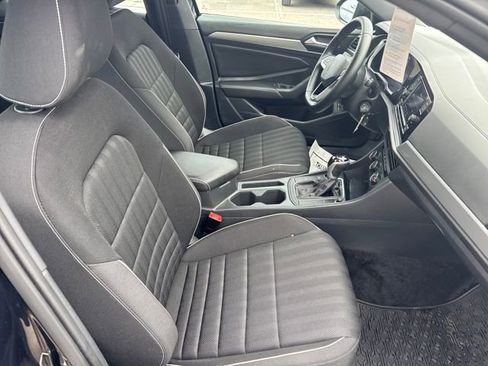Certified 2022 Volkswagen Jetta Sport image 33
