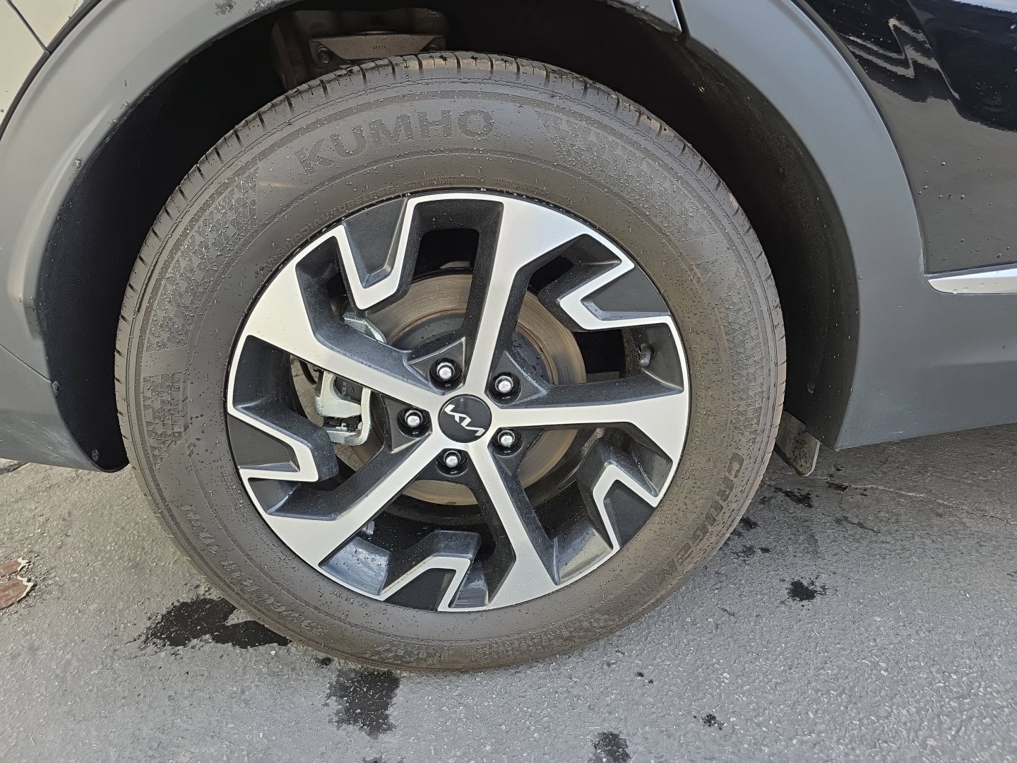 Used 2024 Kia Sportage EX FWD image 29