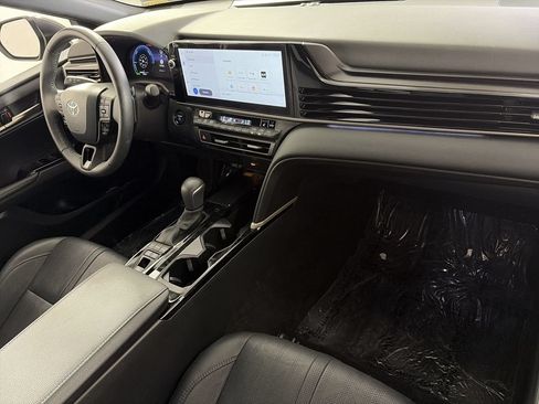 Used 2025 Toyota Camry XSE FWD image 24