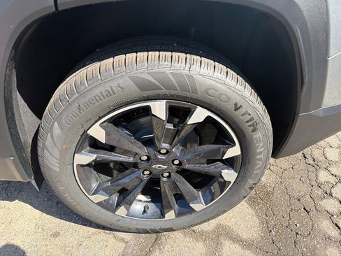 New 2026 Chevrolet Equinox RS w/ Convenience Package III FWD image 9