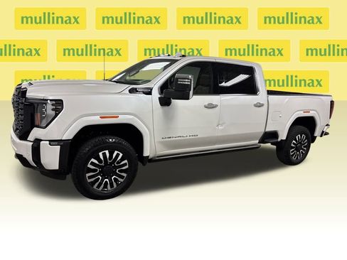 Used 2025 GMC Sierra 2500 Denali Ultimate image 9