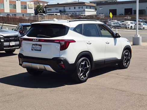 Used 2024 Kia Seltos EX FWD image 8