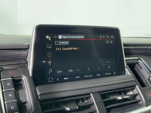 Used 2024 GMC Yukon SLT w/ SLT Luxury Package image 21