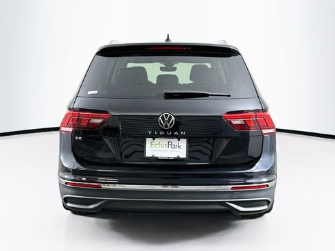 Used 2023 Volkswagen Tiguan SE w/ Panoramic Sunroof Package FWD image 7