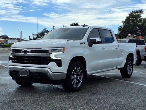 Used 2024 Chevrolet Silverado 1500 LT w/ True North Edition Plus AWD/4WD image 3