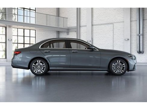 Used 2022 Mercedes-Benz E 350 4MATIC Sedan image 17