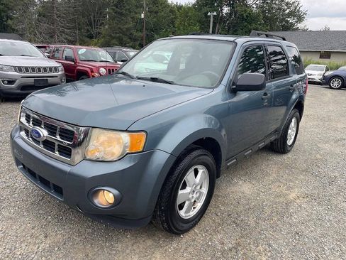 Used 2011 Ford Escape XLT FWD image 1