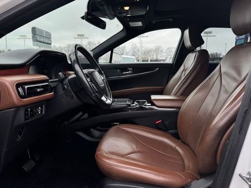 Certified 2023 Lincoln Nautilus Reserve image 18