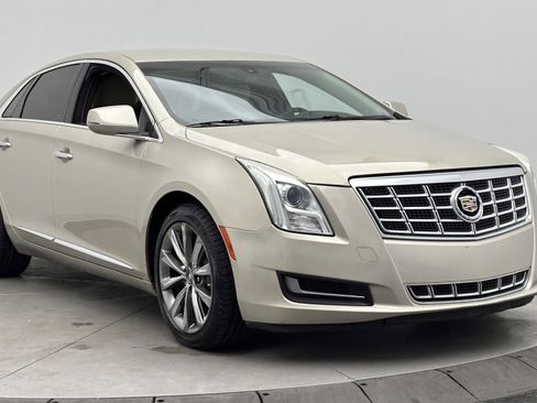 Used 2015 Cadillac XTS FWD image 3