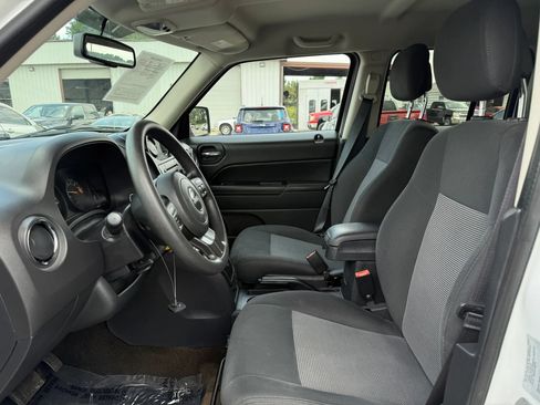 Used 2016 Jeep Patriot Sport w/ Power Value Group AWD/4WD image 2